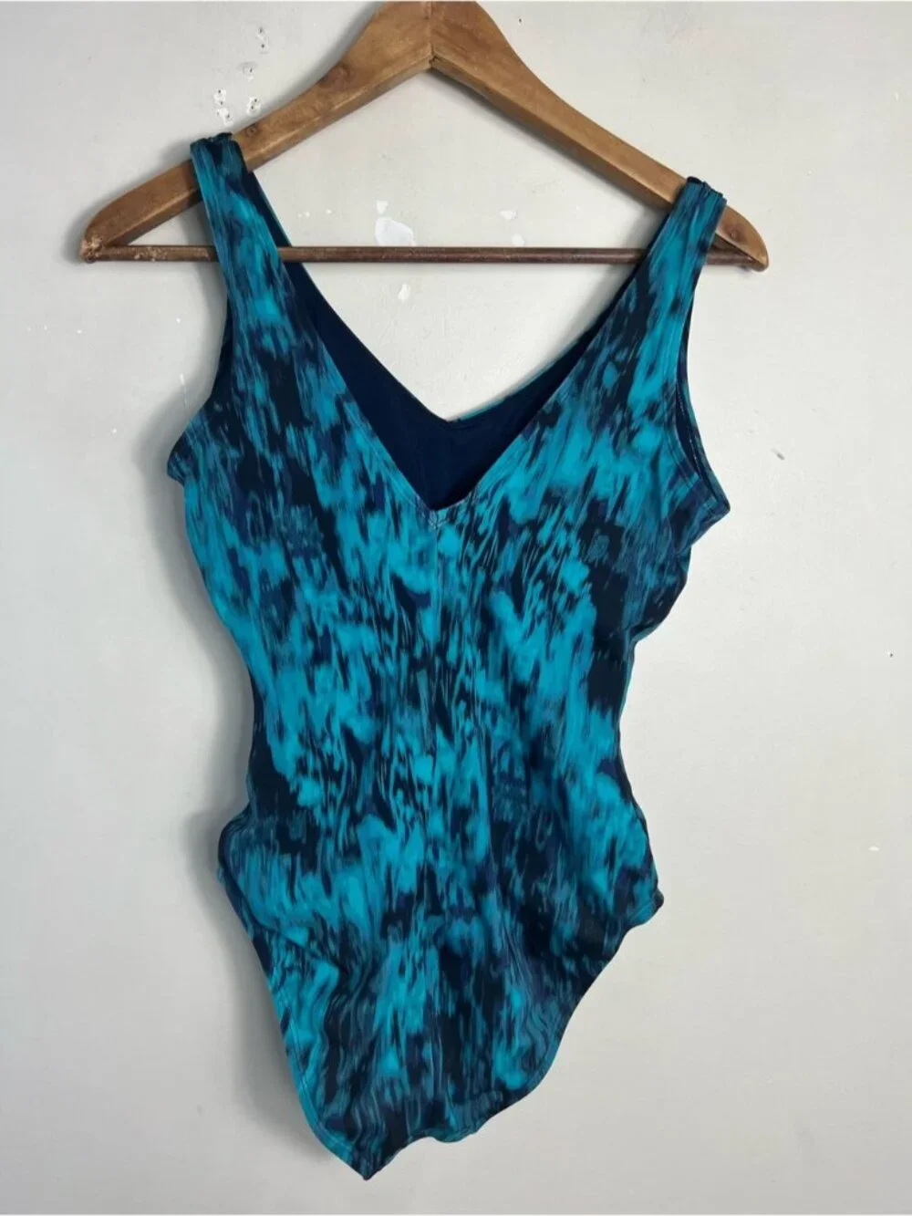 TYR Women's One Piece Swimsuit Blue Green Size-Medium V-Neck Full coverage